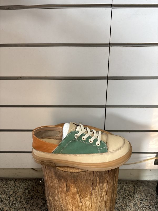 撞色柔軟休閒鞋