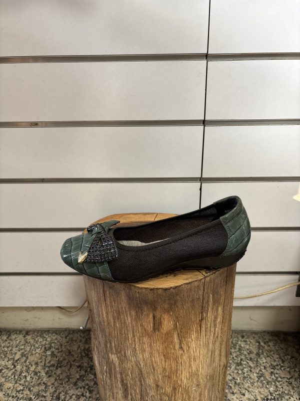 設計感蝴蝶結鱷魚皮紋娃娃鞋