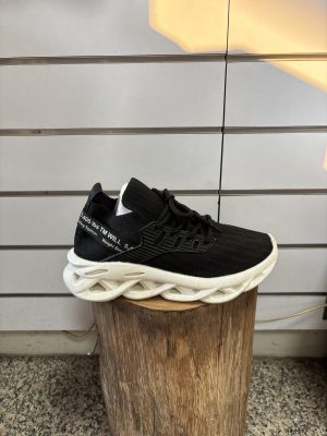 空氣鞋底慢跑鞋