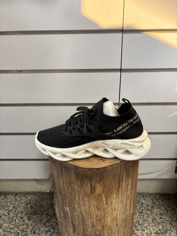 空氣鞋底慢跑鞋